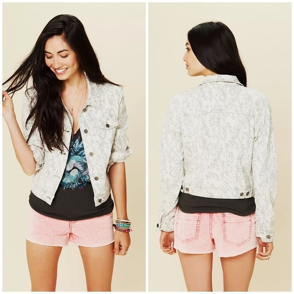 Free People Jacket Women’s Size Small Petite Animal Print Jean Jacket - Picture 15 of 16